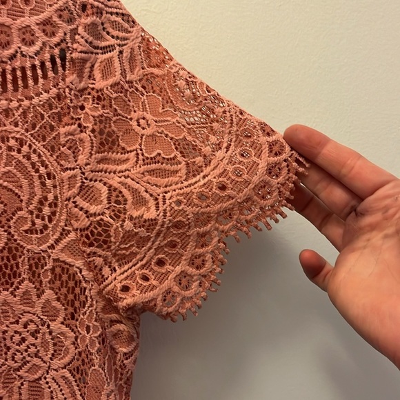 Maurices Coral Lace short sleeve Blouse size large - Picture 5 of 9